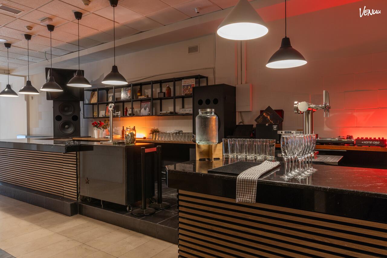 Roots Gastro Club
